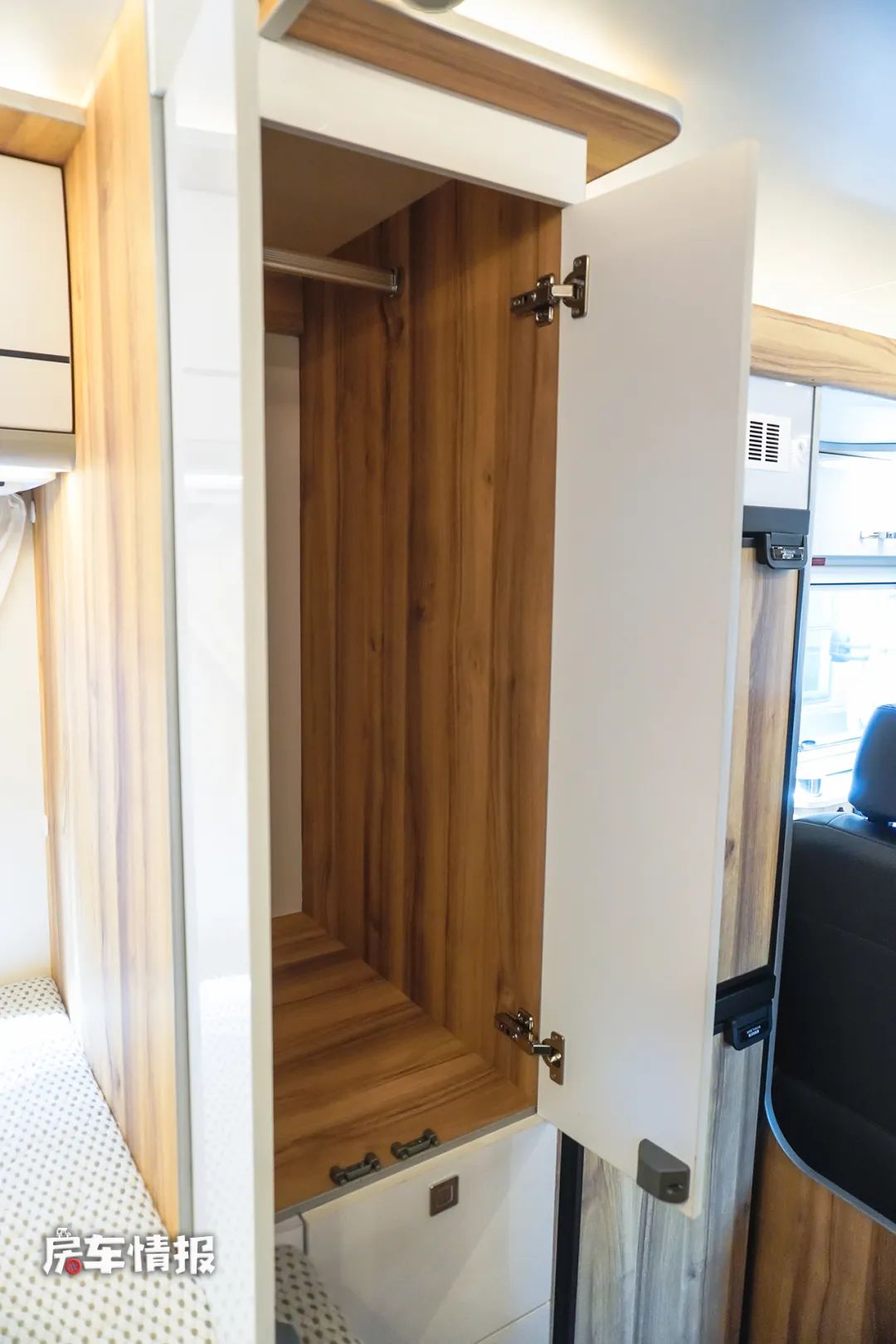 五十铃900p与五十铃700p四驱房车,新星五十铃700p轻卡房车2022款