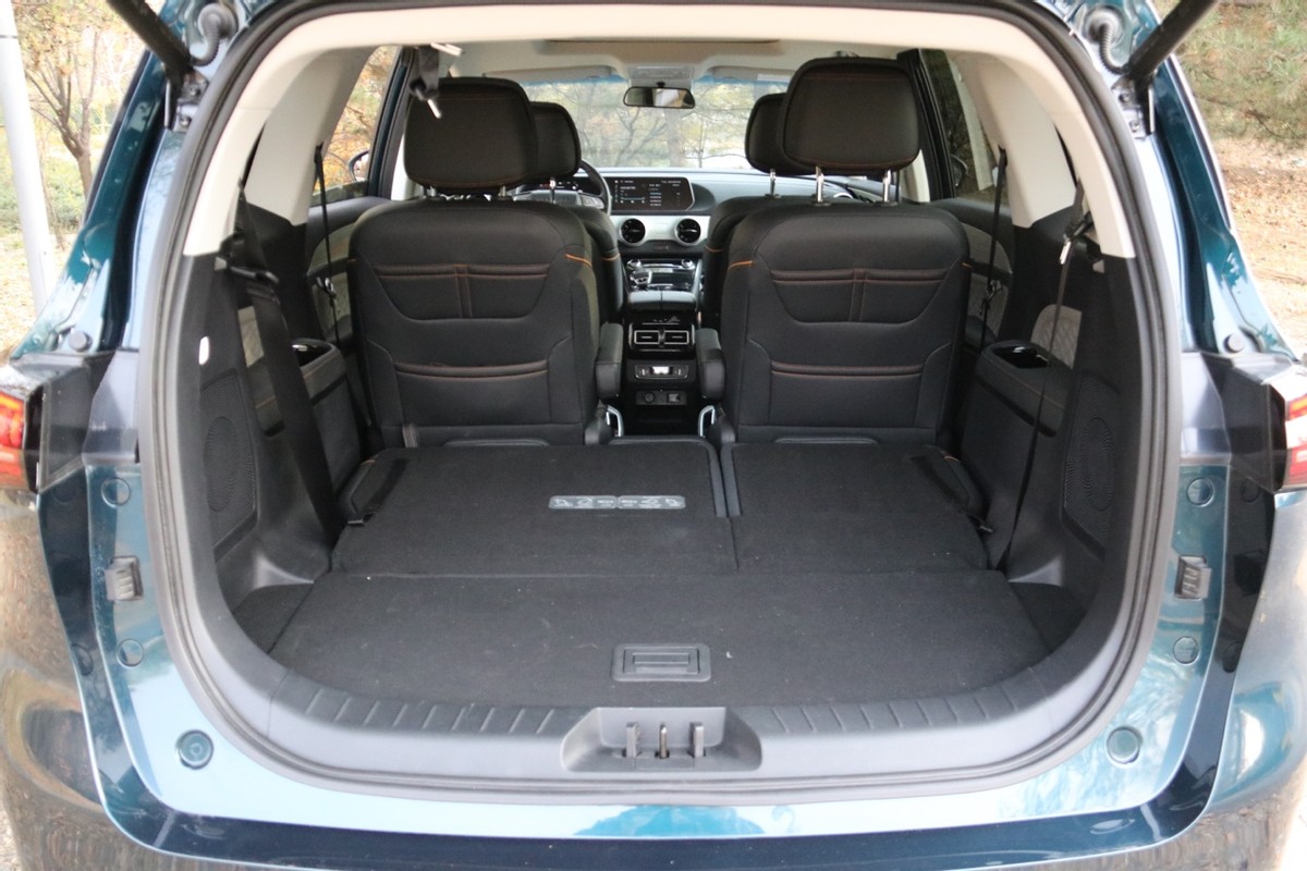 整体表现能否匹配游艇这个高调的名字？我们试完给你答案