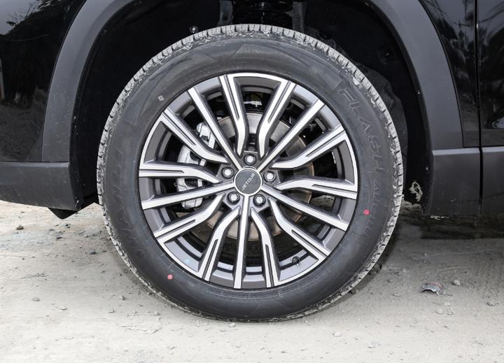 捷途x90plus2023款价格图片七座,捷途x90plus2023款五座爬坡动力