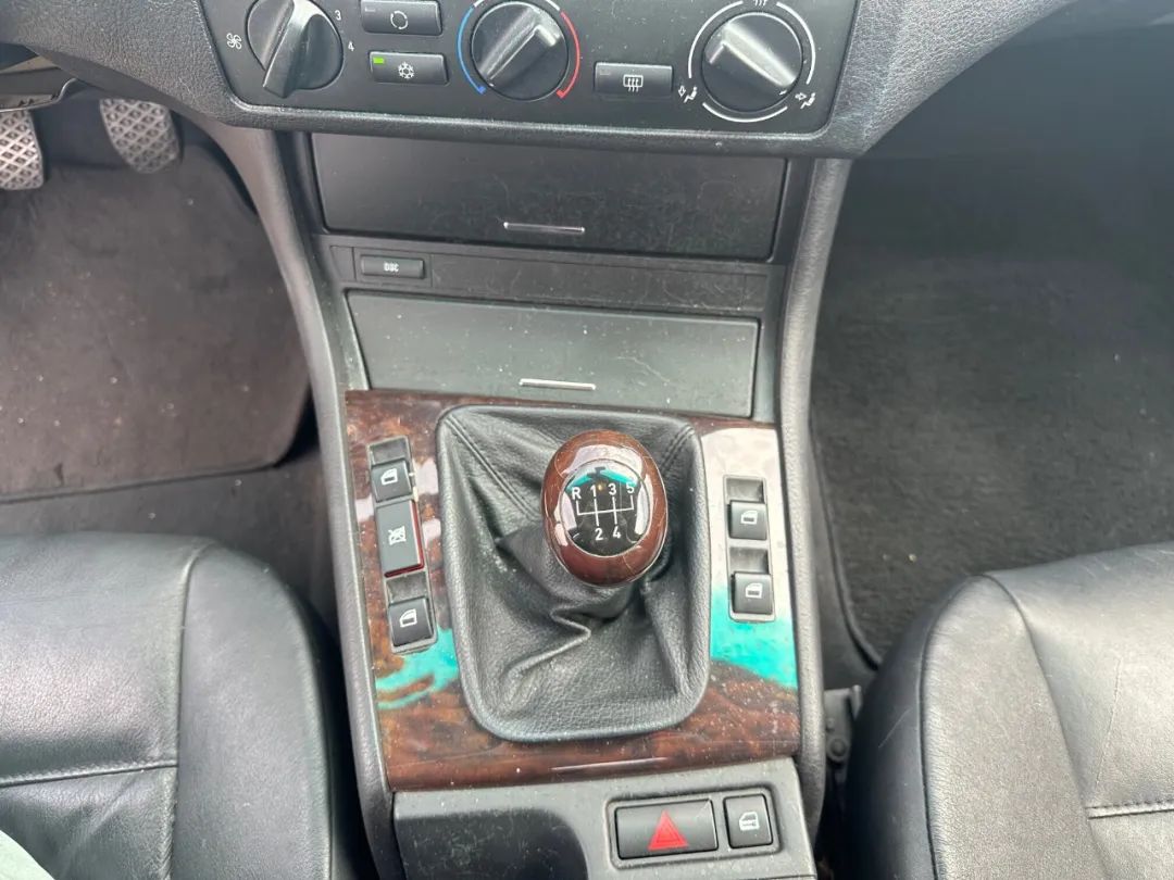 100美元买不了吃亏买不了上当！2001年宝马325i你喜欢吗？