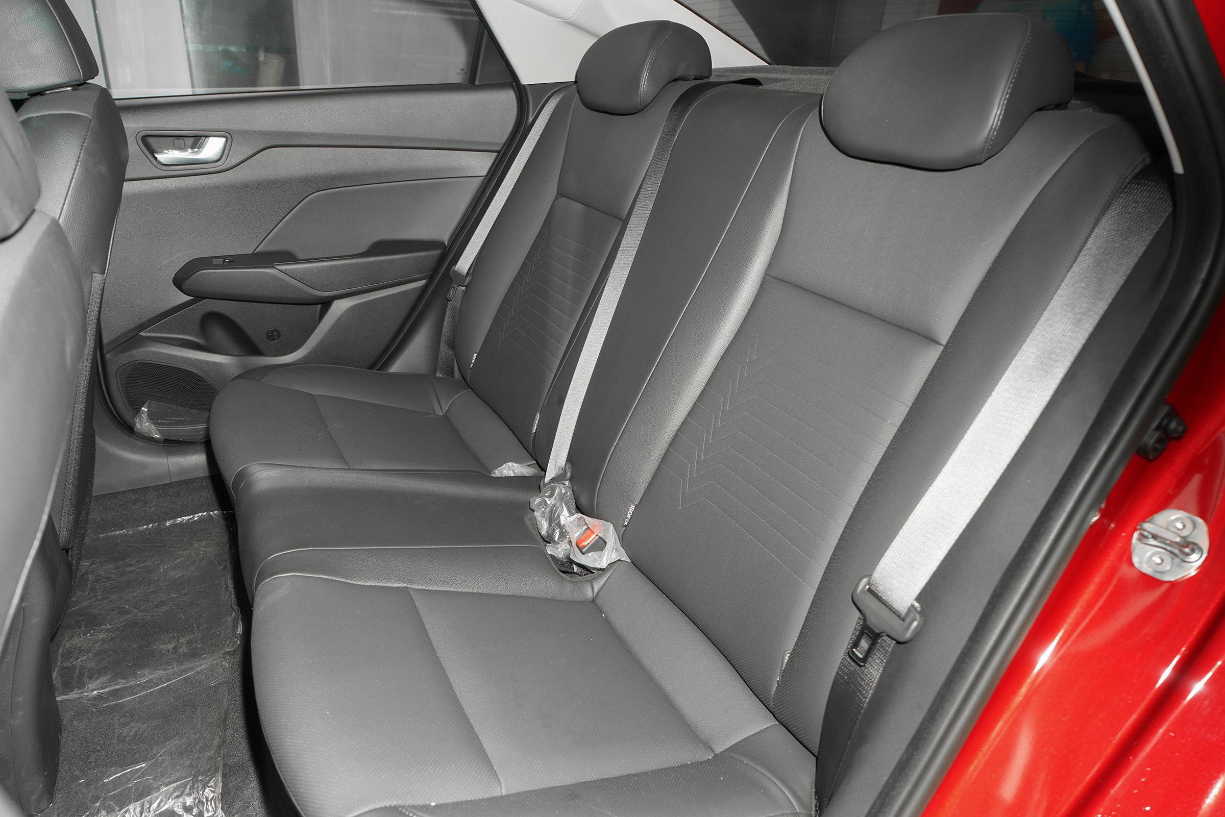 悦纳2020款油耗多久能降下来,现代悦纳仪表显示平均油耗14