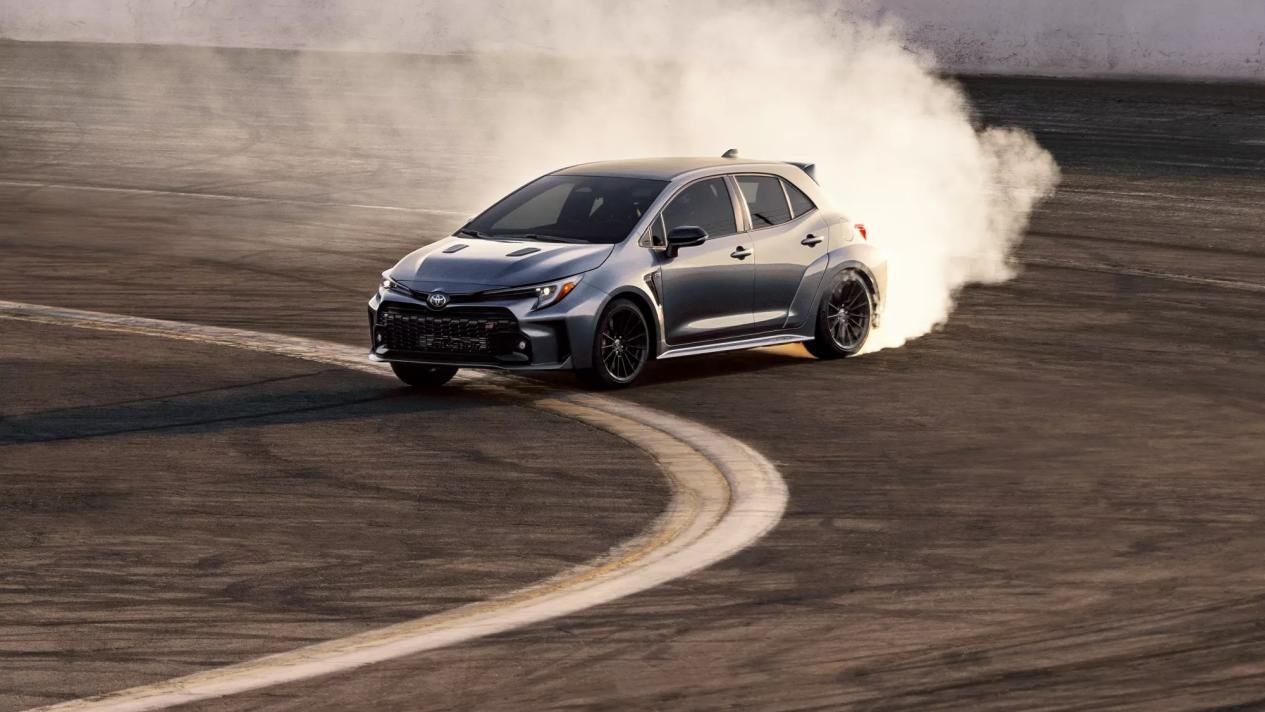 家轿之王卡罗拉2019年的变化之路,卡罗拉为什么被叫做三大妈