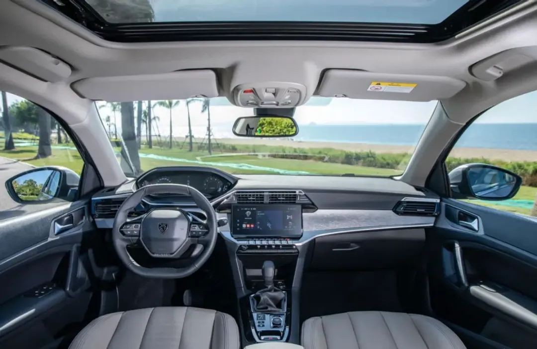 标致408质臻版全款落地多少钱,标致408质臻版有后玻璃加热吗