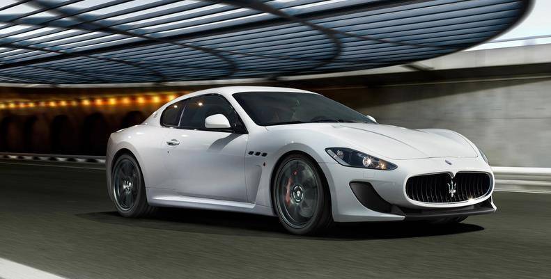 梅西到底开什么车,球场得意情场失意的球星