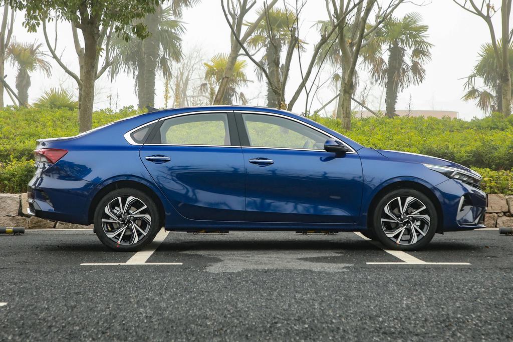 起亚k3插电混动不充电真实油耗,新起亚k3深度评测