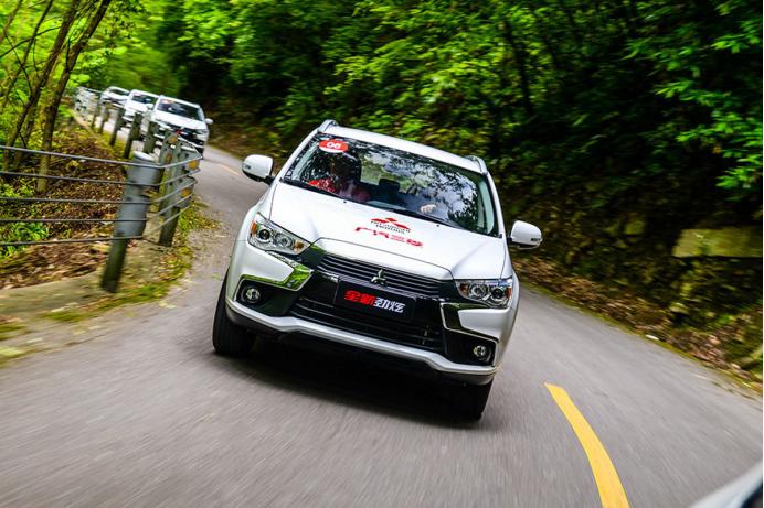 13年的老车和3年的国产车怎么选,国产十年以上的车有哪些还在开