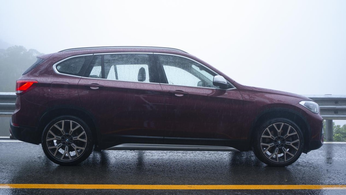 评测汽车宝马x11,宝马x1车测评