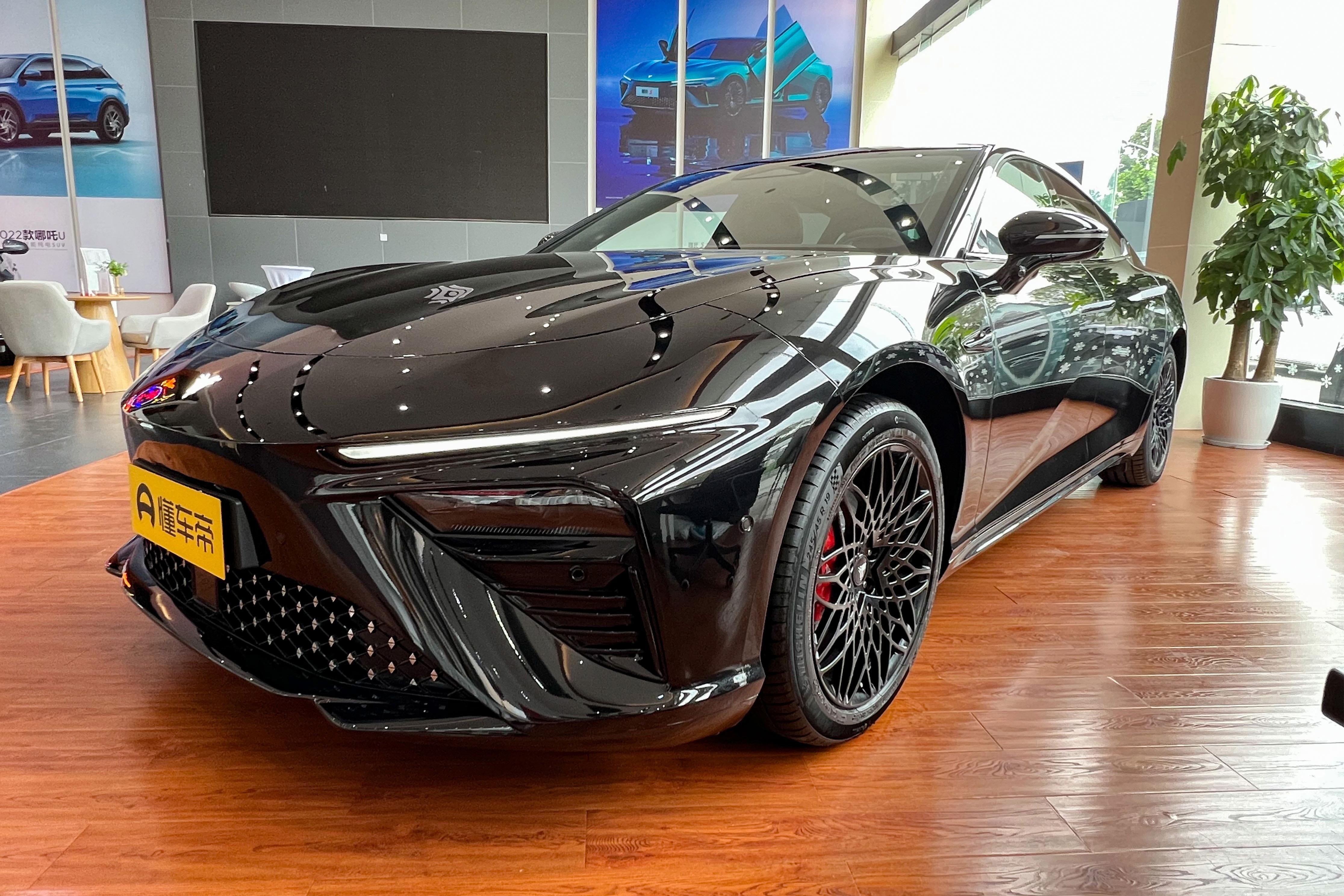 哪吒s纯电版和比亚迪海豹怎么选,哪吒s和比亚迪海豹哪个好