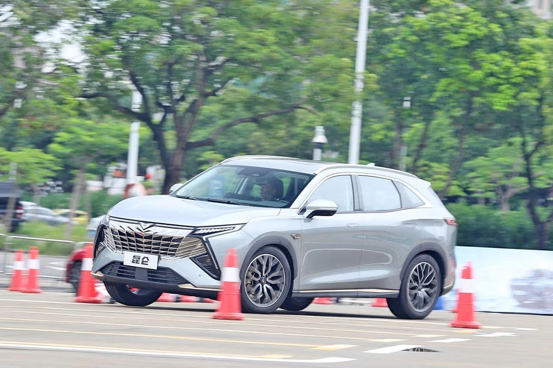 凯翼昆仑9.99万试驾视频,凯翼昆仑是纯电动还是混动的