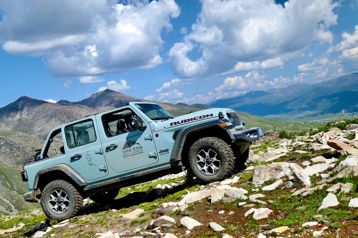 牧马人2022款卢比肯两门试驾测评,牧马人罗宾汉2022四门版顶配试驾