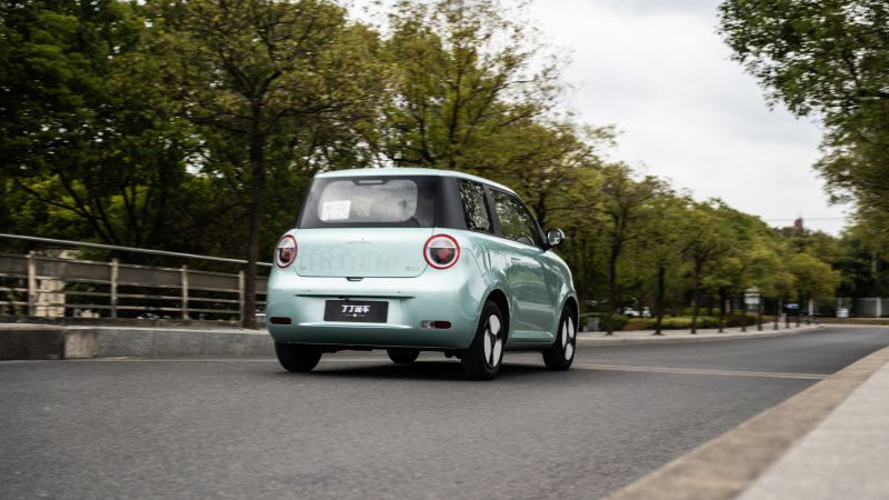 长安lumin和宏光mini麋鹿测试,长安lumin和五菱宏光mini空间