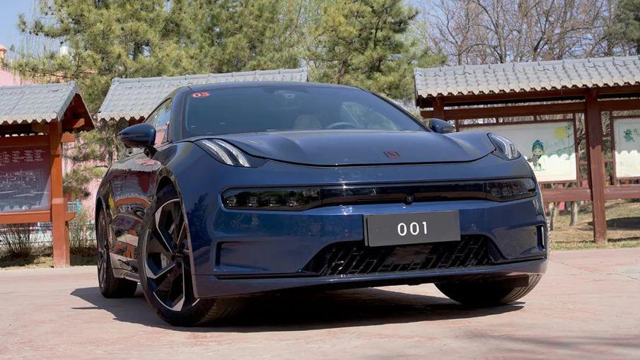 讲真，2023款极氪001的这波操作，小编都忍不住怦然心动了！