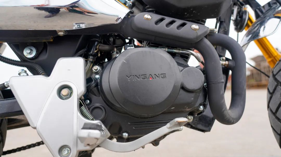 银钢蜜獾150动力,鲸150和蜜獾150哪个油耗小