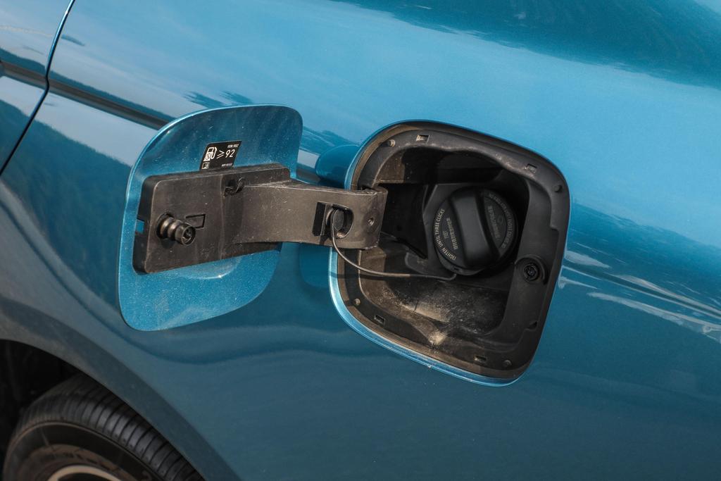 吉利帝豪雷神l驾驶感受,帝豪雷神hip满座续航