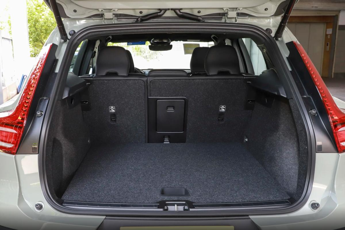 奥迪q3对比路虎发现运动,奥迪q3和沃尔沃xc60四驱测试