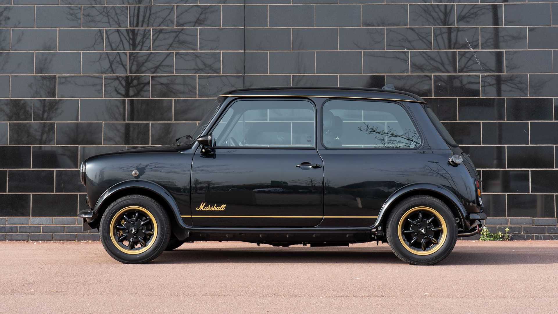 广场舞也能玩摇滚,可能你缺了一台mini马歇尔特别版改装车