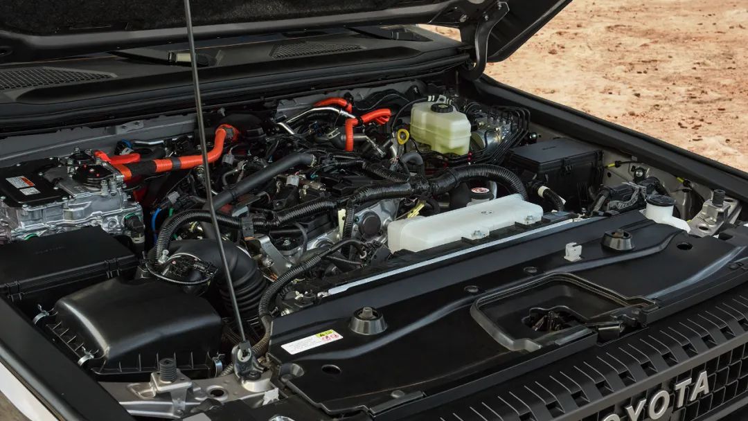 普拉多新款2.4t跟4000哪个动力好,全新普拉多2.4t谍照曝光