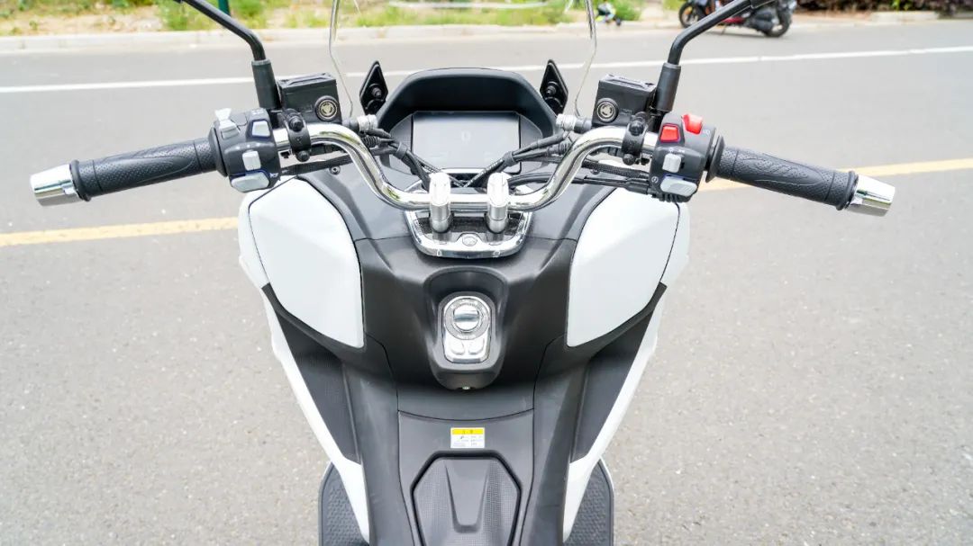 外观原创动力强劲，标配TCS摄像头胎压监测—16999元QJ鸿150解析