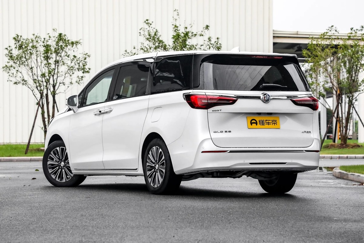 gl8新前脸,新别克gl8es陆尊前脸照片