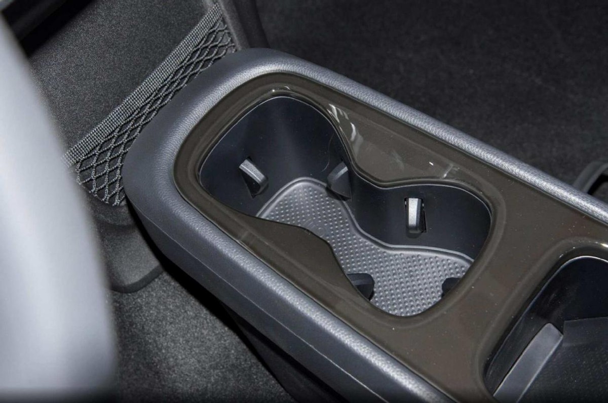 福克斯与大众id3哪个操控好,19款三厢福克斯怎么样