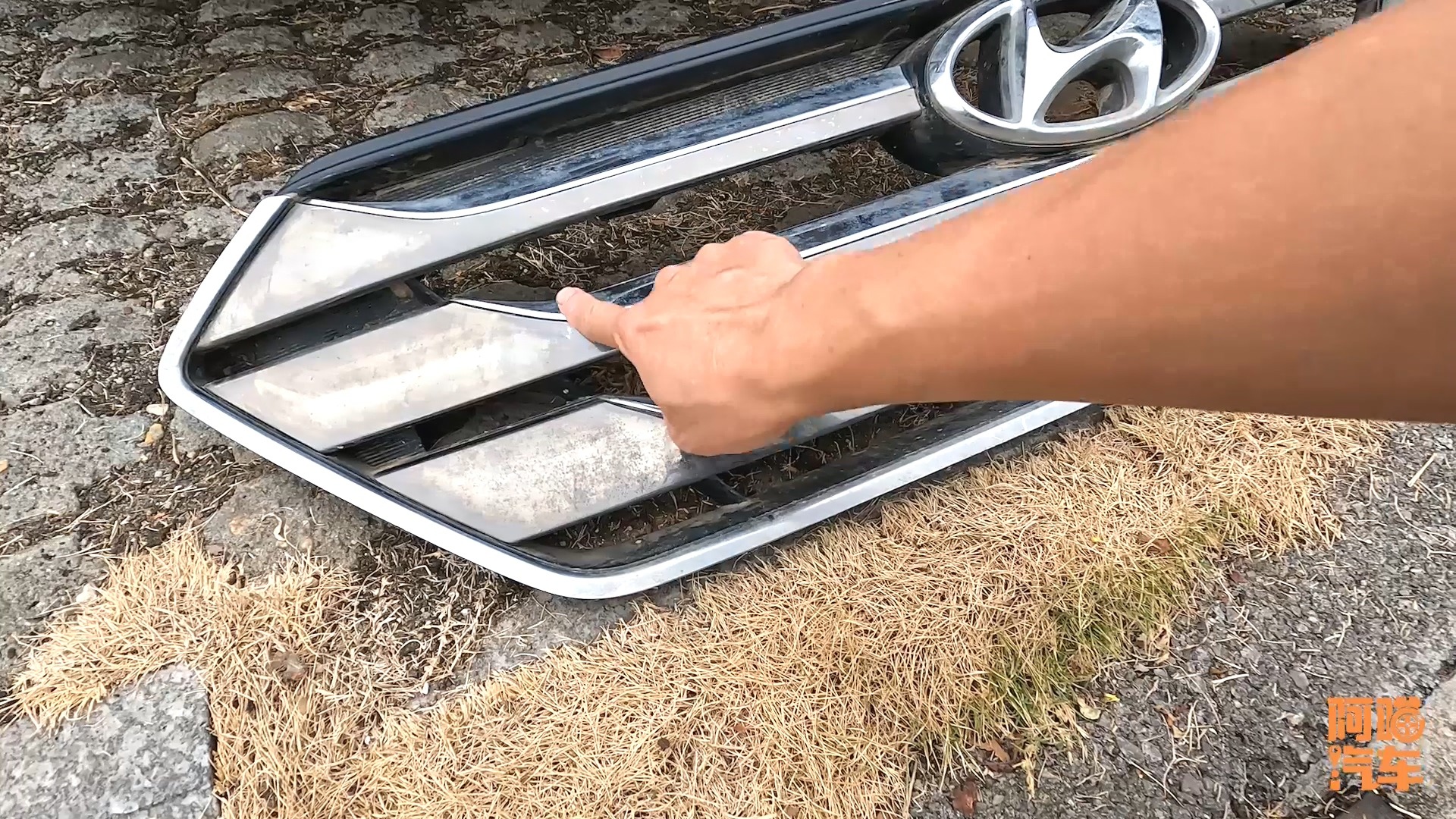 缃戜笂娣樻媶杞︿欢,闂查奔鍗栫殑鎶ュ簾杞︽媶杞︿欢