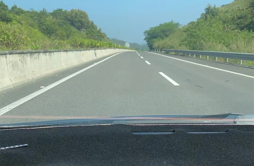 20年的车3万左右二手车,25万能买哪年的奔驰威霆