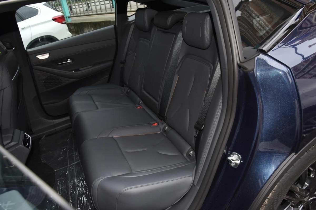 几款颜值和性能高级的电车推荐,10万到15万靠谱的纯电车推荐