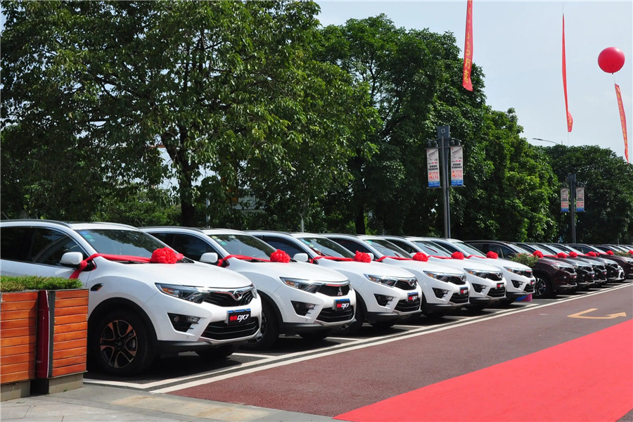 现在异地新车上牌还需要居住证吗,新车上牌不用附加费的车