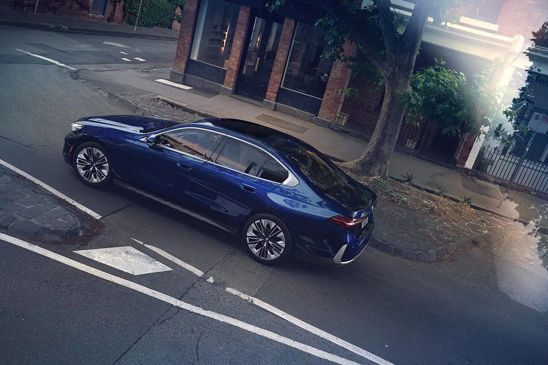 新款宝马5系外观展示,全新一代宝马5系最新渲染图