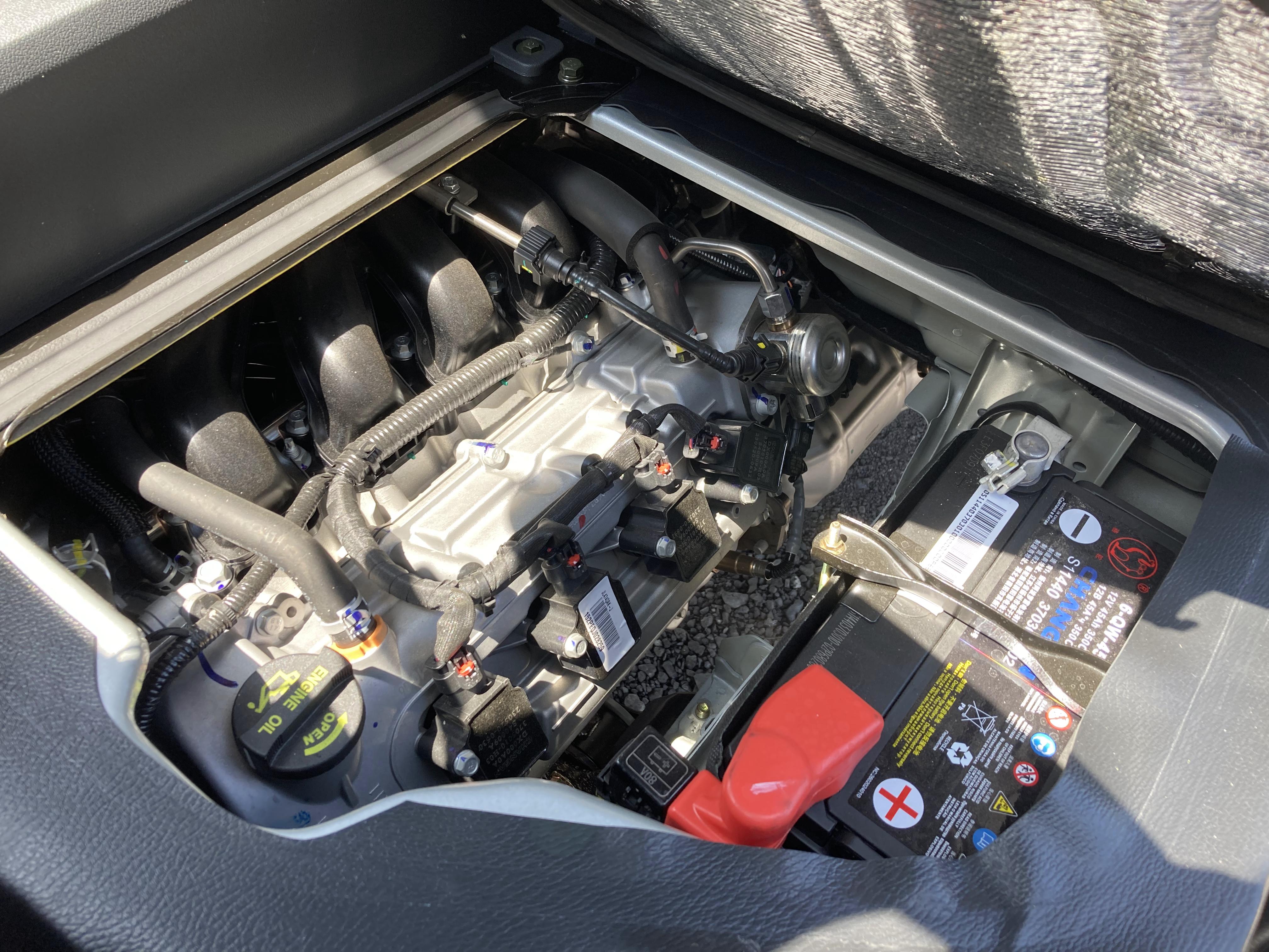 长安星卡对比荣光小卡,五菱之光小卡和长安星卡