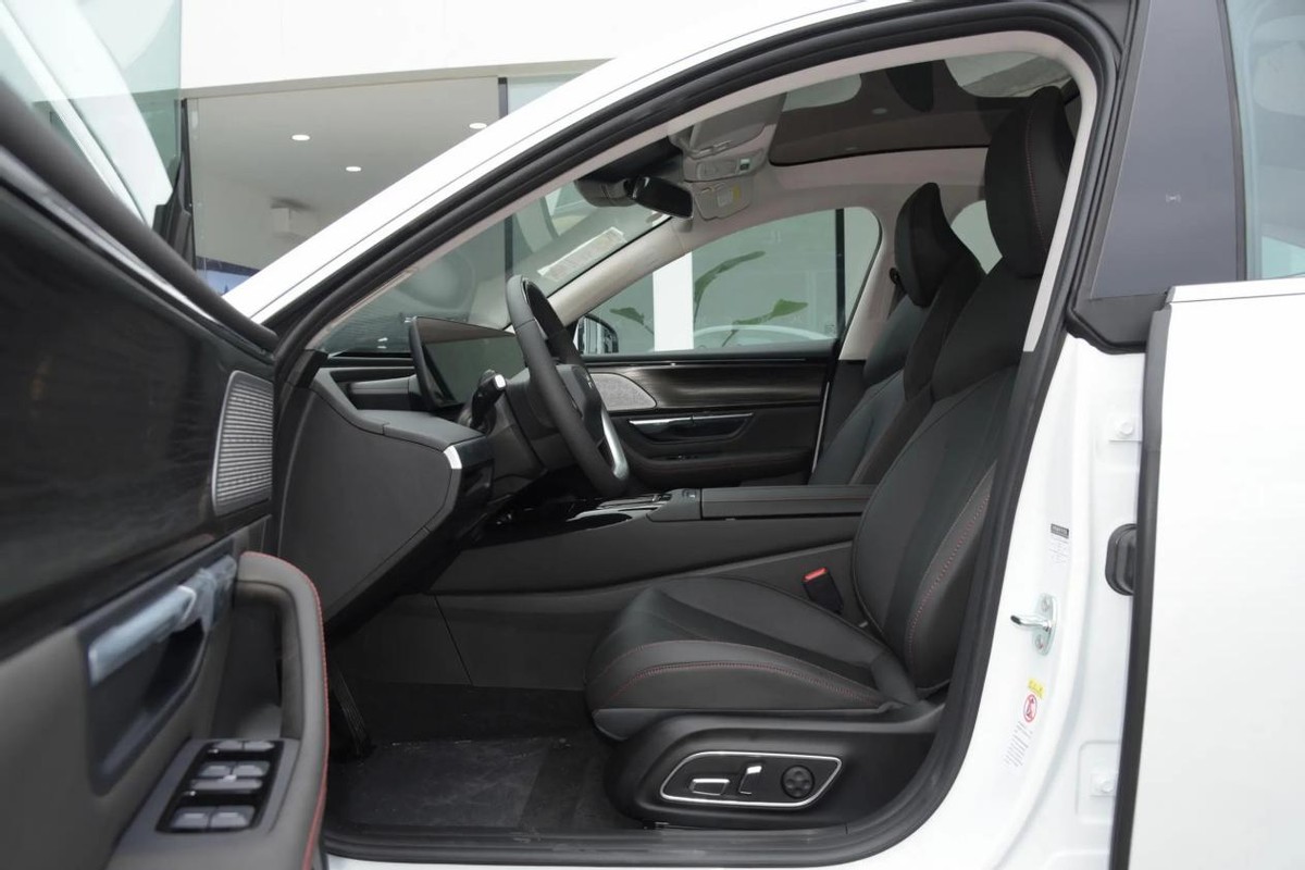 新能源汽车比亚迪小鹏特斯拉,特斯拉比亚迪小鹏自动驾驶比较