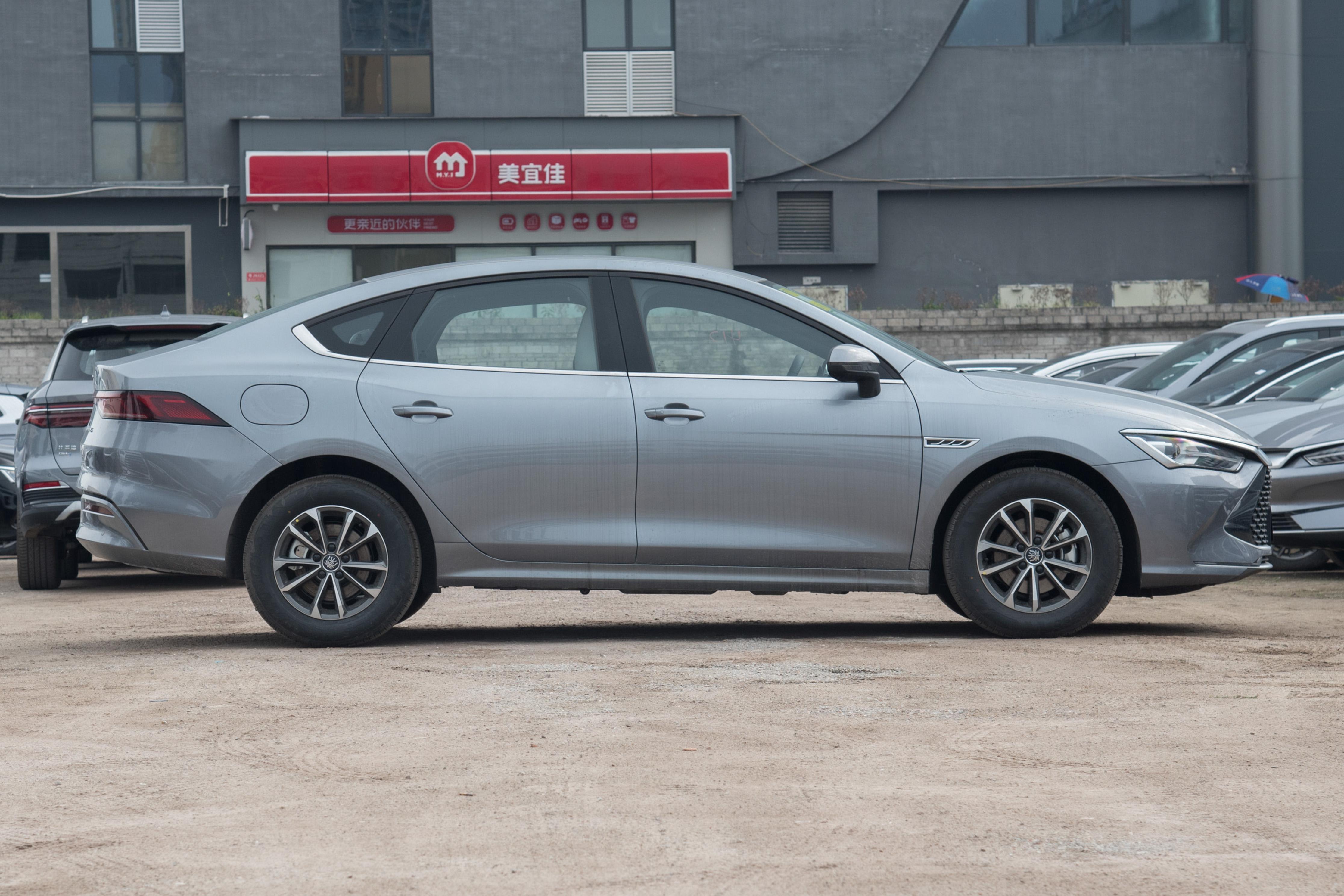 三款平民家用车不仅省油颜值还高,6到10万买这5款车省油耐造