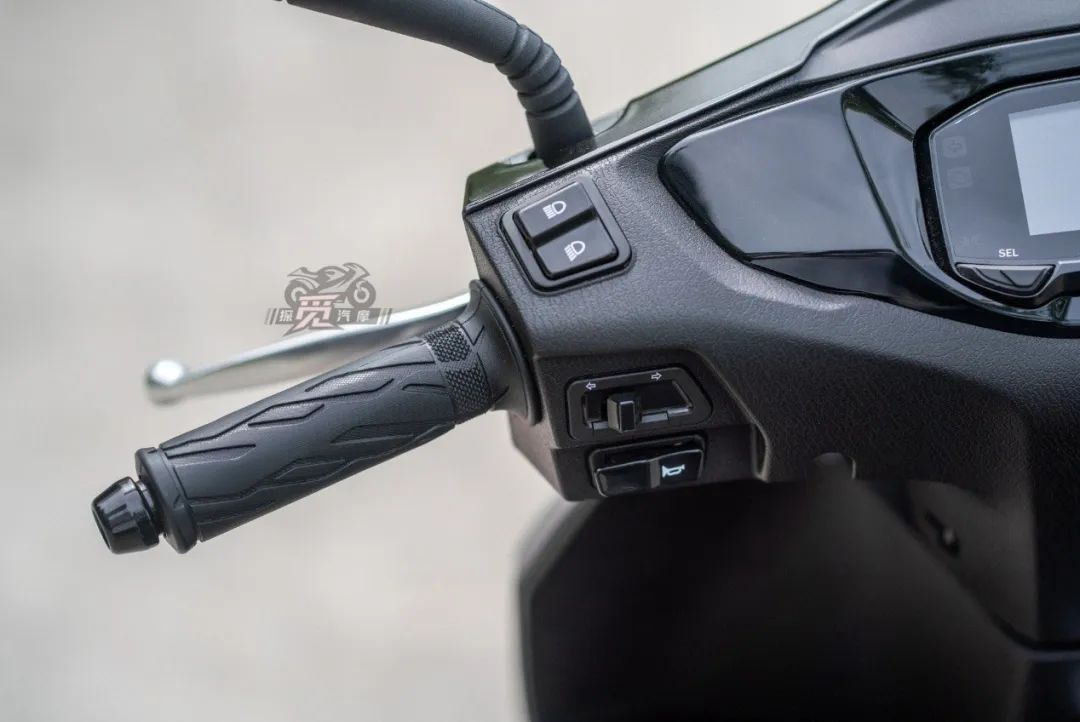 轻骑铃木uy125百年纪念款护杠,轻骑铃木uy125最新款多少钱