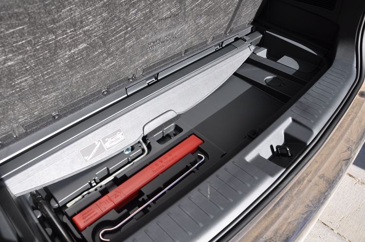 全新2.0t的丰田汉兰达动力怎么样,丰田汉兰达2022两驱尊贵版试驾