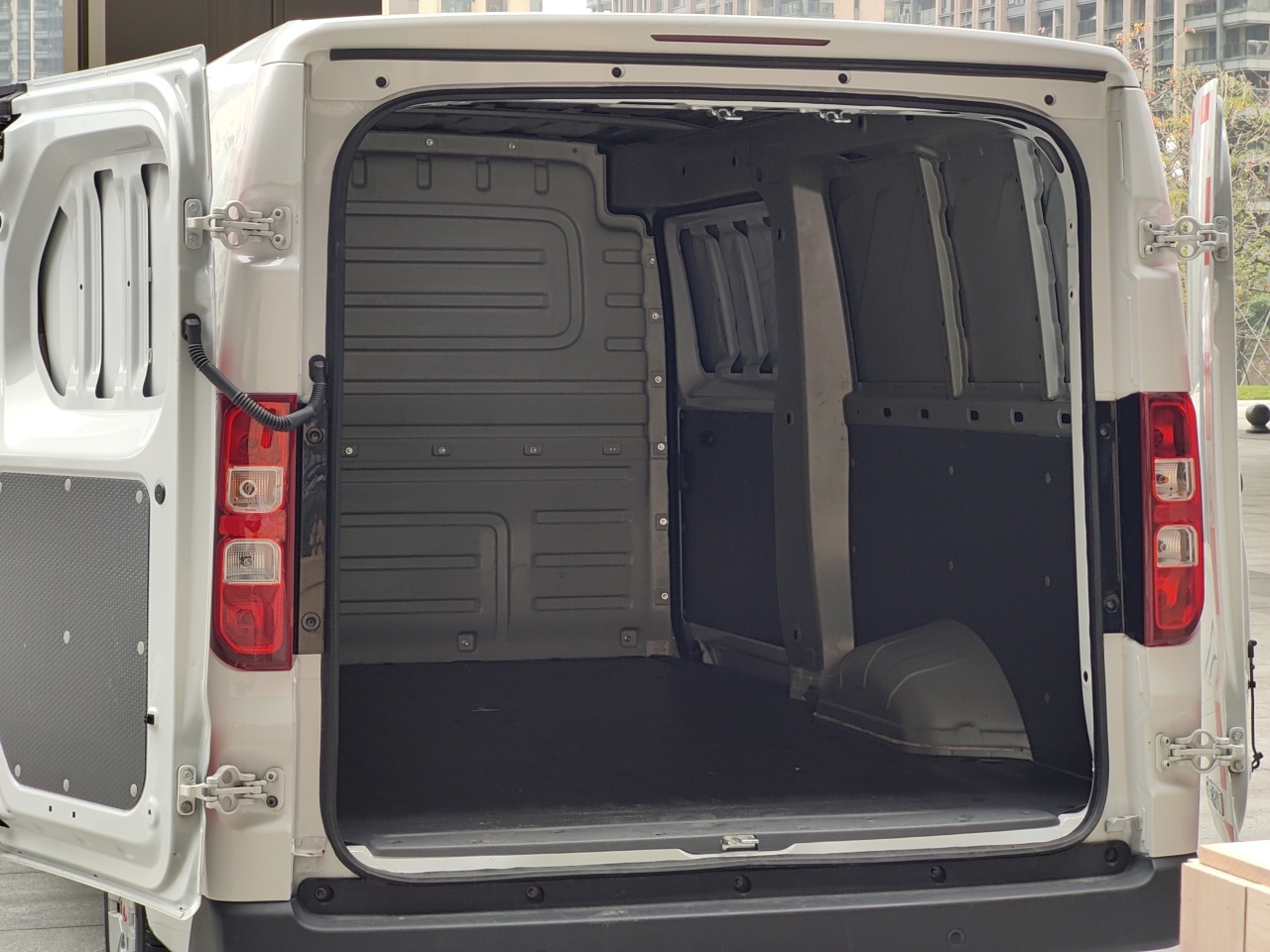 试驾车绿牌,五菱最新款轻客