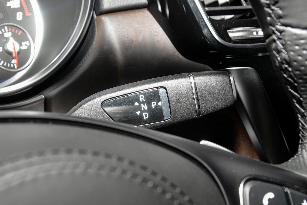 配奔驰同款引擎，搭载4.0TV8动力售价128.8万，北京BJ90实力如何