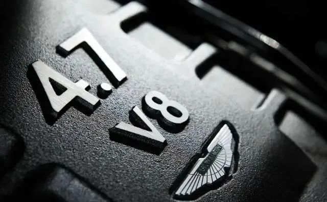 阿斯顿马丁cygnetv8,浮思阿斯顿马丁v8cygnet