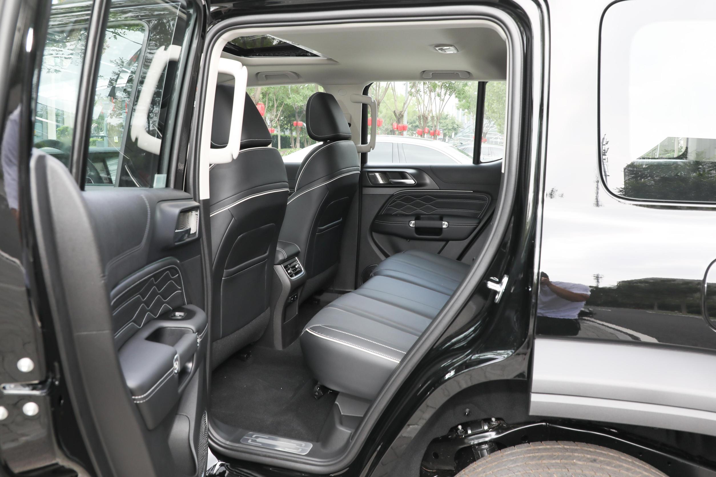 坦克300实车亮相外观很霸气,坦克300全新款2023价格多少