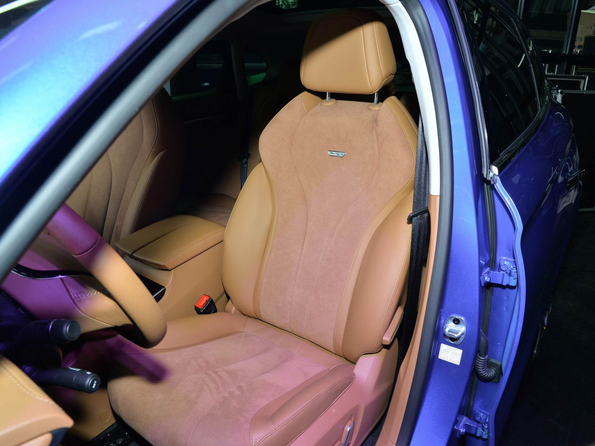 配置最高混动suv,高性能插电混合动力suv