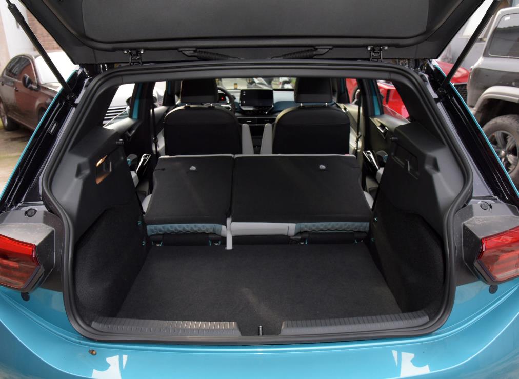 家用代步SUV好还是小车好,家用车两厢好还是三厢好