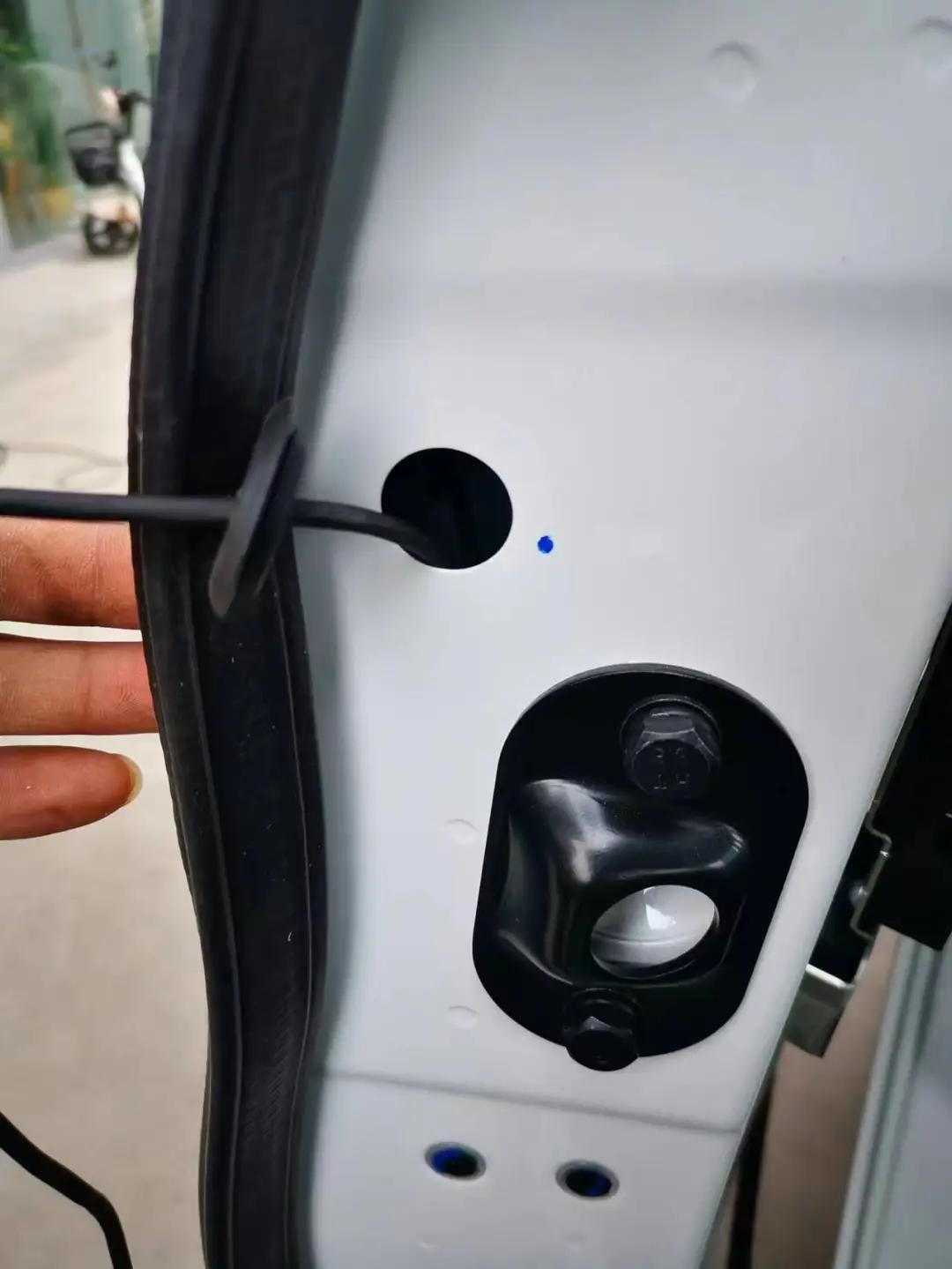 锐胜王牌m7电动中门安装教程,北汽王牌m7电动版