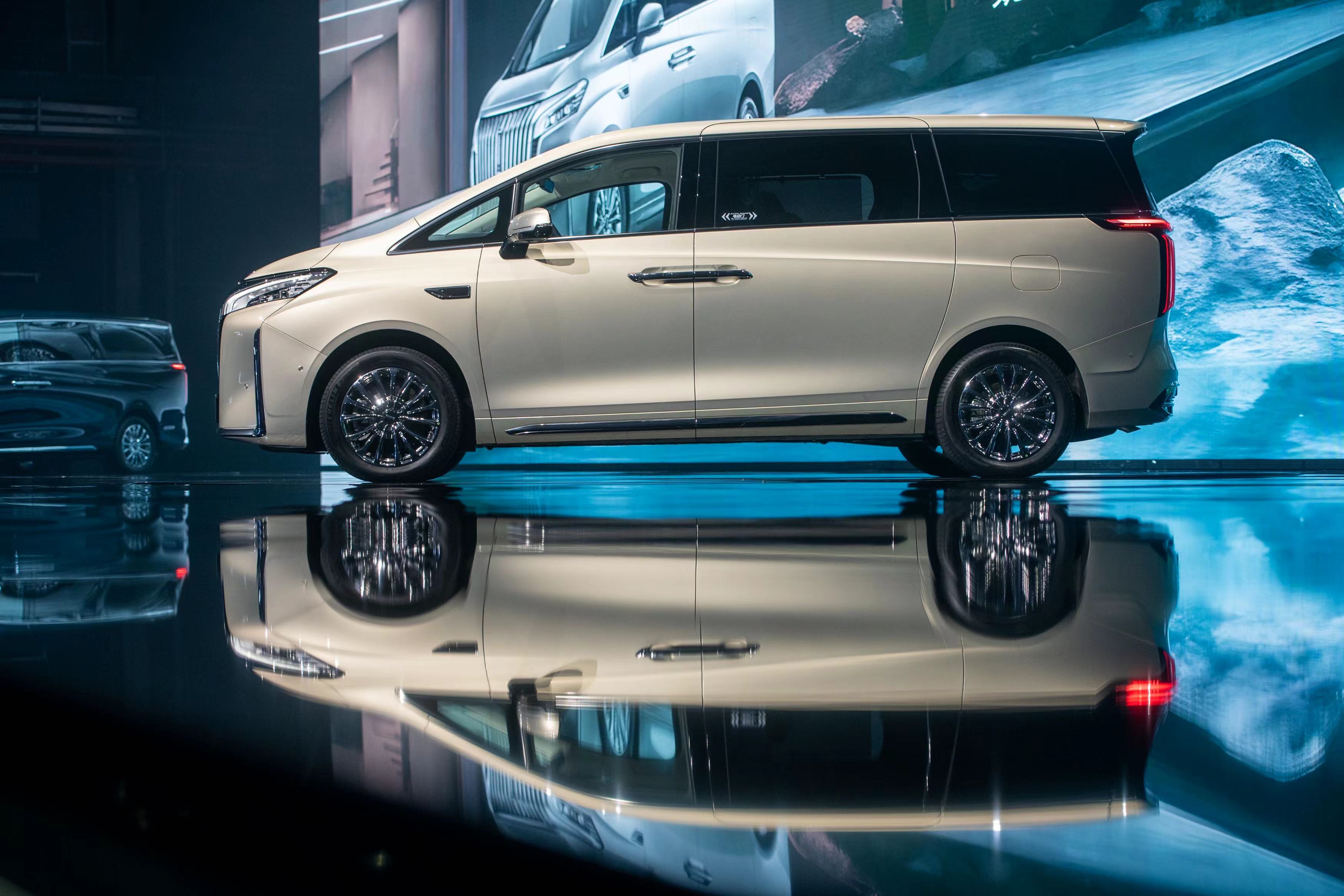 魏牌高山mpv最新落地价,魏牌高山MPV售价33.58万元起