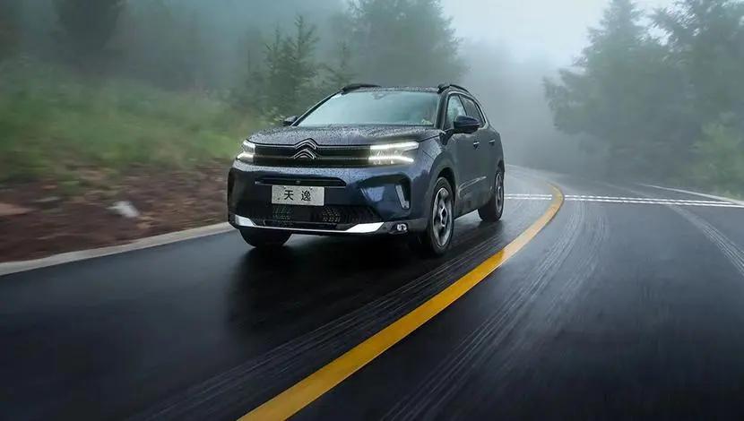 增加颜色下放配置，试驾东风雪铁龙新款天逸C5智驾开箱