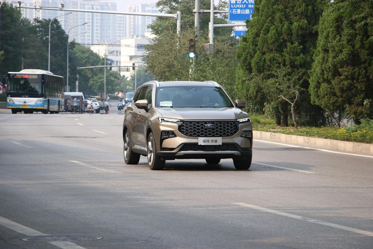 极限越野陡坡挑战,全新福特领睿四驱赛道试驾