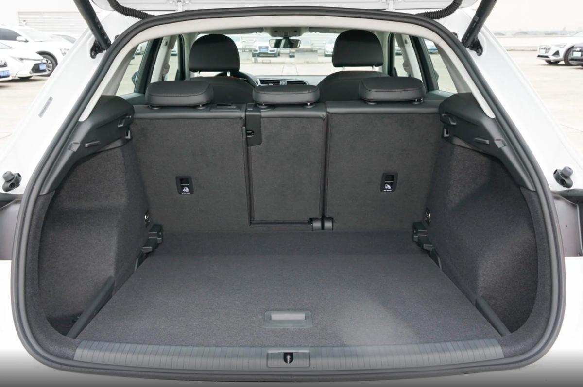 奥迪q3对比路虎发现运动,奥迪q3和沃尔沃xc60四驱测试