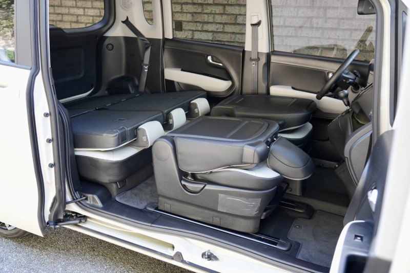 起亚ray手动挡,韩系动向18全新起亚k5旅行版曝光