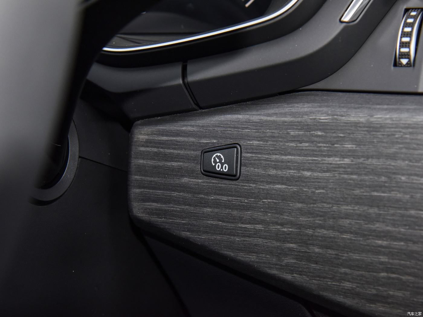 年轻人首选的豪华座驾一汽奥迪a4l,奥迪a4l豪华动感星夜版值得买吗