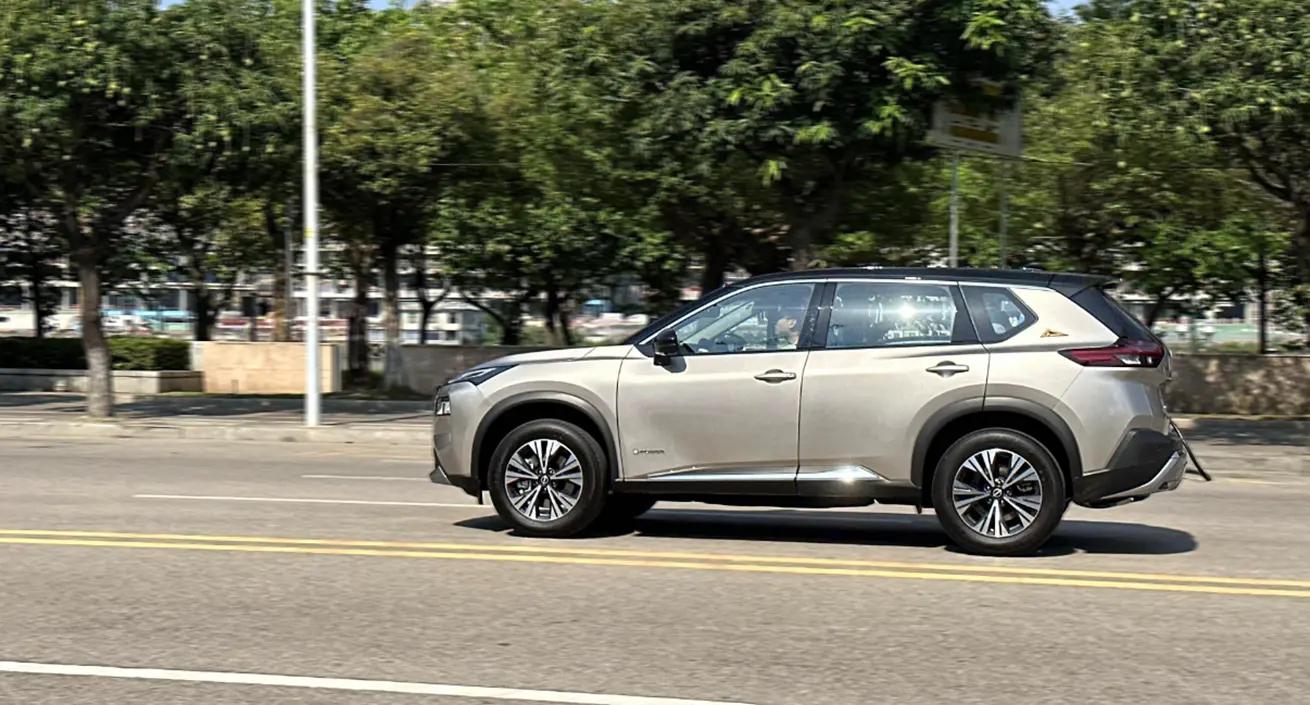 超混电驱奇骏全球最低价上市,奇骏19万级混动四驱顶配