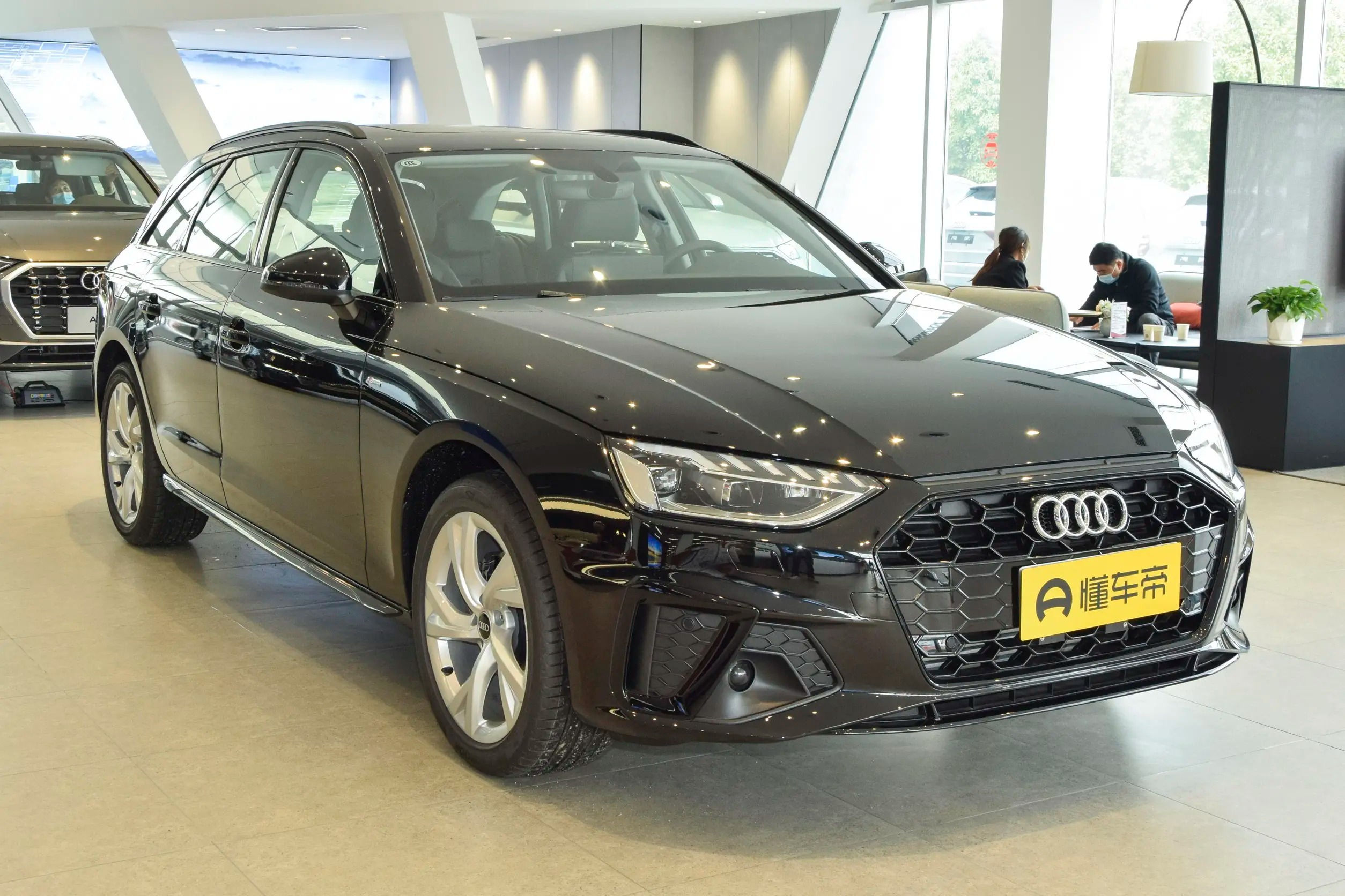 2019款奥迪a4allroad符合国六,奥迪a423款豪华动感现车