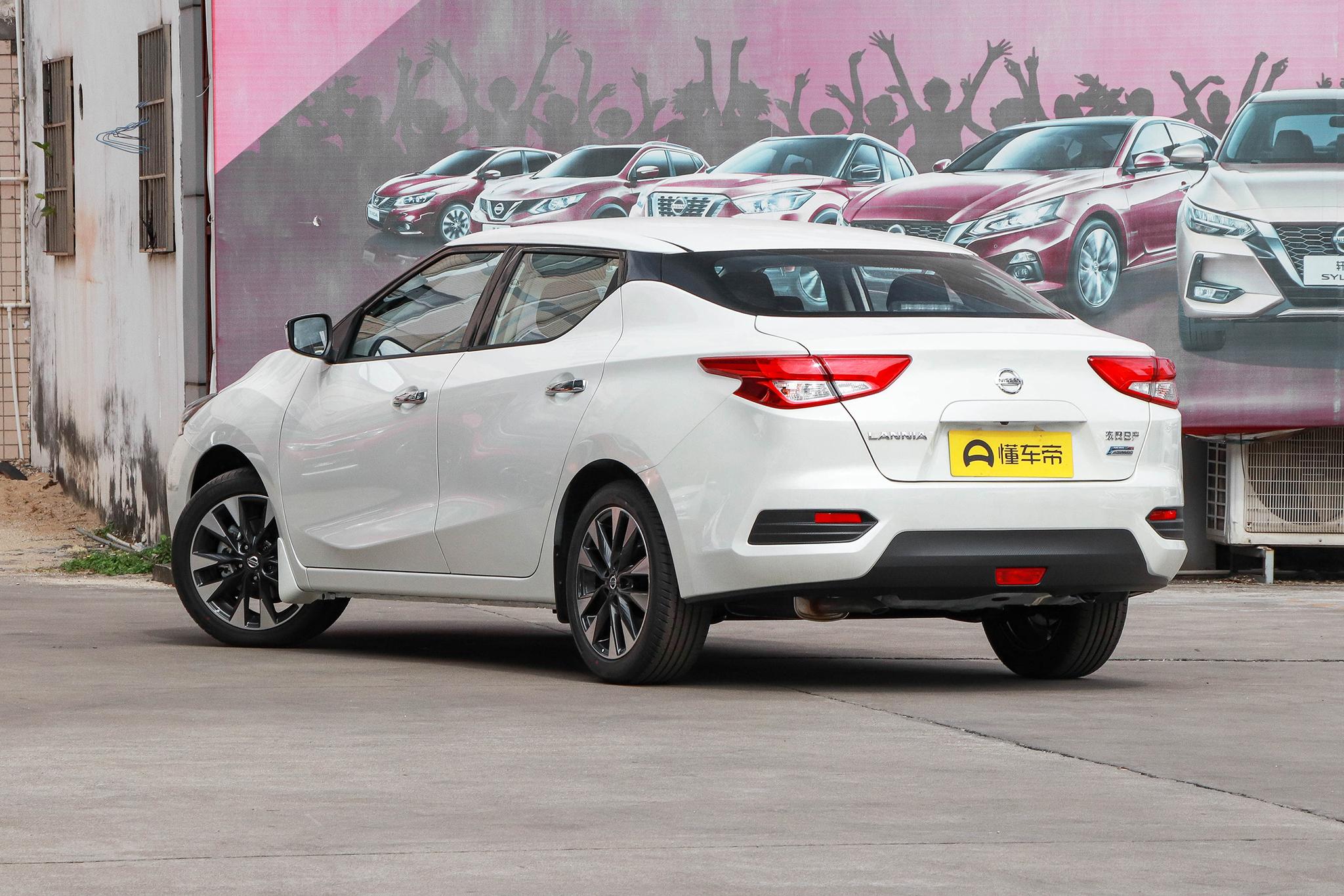 蓝鸟CVT智联智酷版,紧凑型车,配电动助力,转向轻松